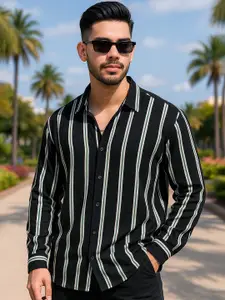 Maniac Men Comfort Spread Collar Vertical Striped Cotton Casual Shirt