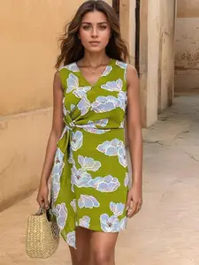 Stylecast X Hersheinbox Floral Print Crinkled Effect Wrap-Style Mini Dress