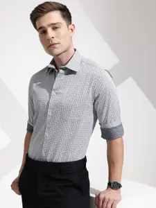 INVICTUS Slim Fit Checked Pure Cotton Formal Shirt