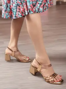 ICONICS Women Block Heels Sandals