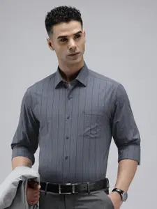 Arrow Men Manhattan Slim Fit Opaque Striped Pure Cotton Formal Shirt