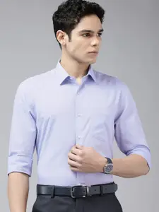 Arrow Pure Cotton Self Design Manhattan Slim Fit Textured Formal Shirt