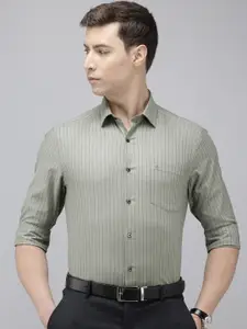 Arrow Manhattan Slim Fit Self Striped Pure Cotton Formal Shirt