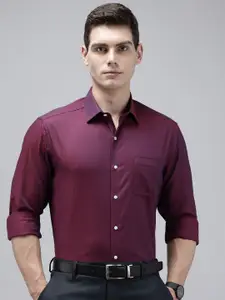 Arrow Manhattan Slim Fit Textured Pure Cotton Formal Shirt