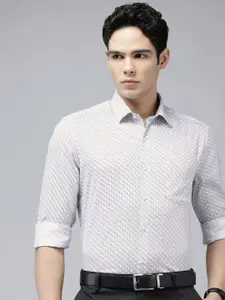 Arrow Pure Cotton Manhattan Slim Fit Geometric Printed Formal Shirt