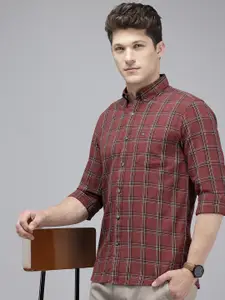 Arrow Pure Cotton Button-Down Collar Manhattan Slim Fit Checked Casual Shirt