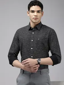 Arrow Pure Cotton Manhattan Slim Fit Geometric Printed Casual Shirt
