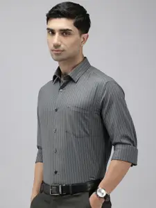 Arrow Manhattan Slim Fit Self Striped Pure Cotton Formal Shirt