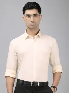 Arrow Pure Cotton Self Design Manhattan Slim Fit Textured Formal Shirt