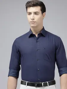 Arrow  Pure Cotton Manhattan Slim Fit Textured Formal Shirt