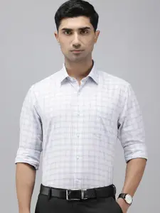 Arrow Pure Cotton Manhattan Slim Fit Self-Design Checked Formal Shirt