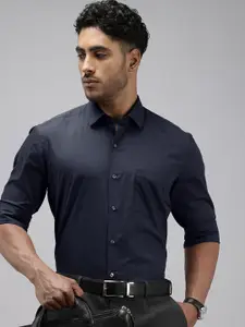 Arrow Pure Cotton Self Design Manhattan Slim Fit Textured Formal Shirt