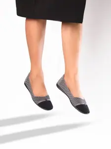 Monrow Women Round Toe Ballerinas Flats