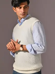 KINGDOM OF WHITE Men V-Neck Sleeveless Sweater