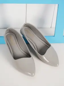 DressBerry Women Textured Ballerinas Flats