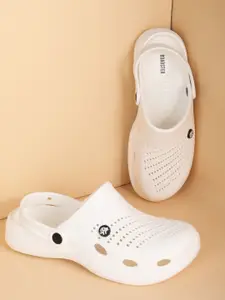 The Roadster Lifestyle Co Men Lightweight Clogs