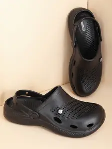 The Roadster Lifestyle Co Men Lightweight Clogs