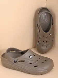 The Roadster Lifestyle Co Men ComfyCrest Clogs