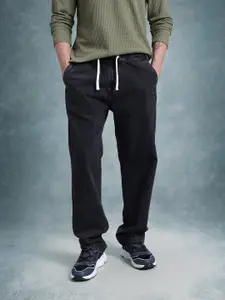 The Roadster Life Co. Men Straight Fit Mid-Rise Jeans