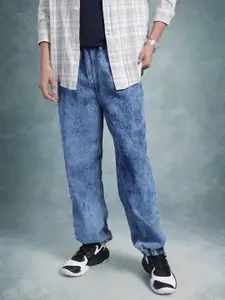 The Roadster Life Co. Men Mid-Rise Light Fade Pure Cotton Parachute Fit Jeans