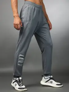 CULT Men Warm Up Mid-Rise Solid Joggers