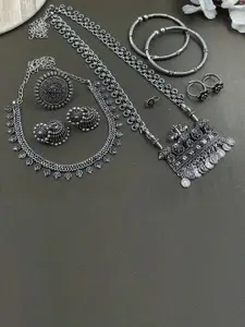 NAMAN ARTS Spring Silver-Plated Oxidised Necklace Jewellery Set