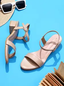 TRASE Women Buckled Block Heeled Sandals