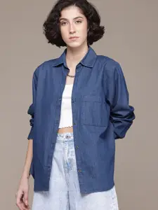 The Roadster Lifestyle Co. Solid Denim Casual Shirt