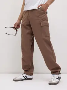 The Roadster Life Co. Men Mid-Rise Pure Cotton Relaxed Fit Cargos with Toggle Hem