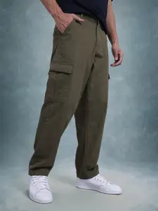 The Roadster Life Co. Men Mid-Rise Pure Cotton Relaxed Fit Cargos