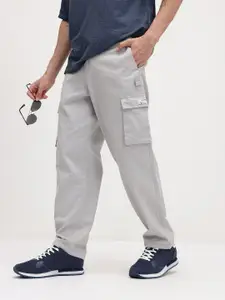 The Roadster Life Co. Men Mid-Rise Pure Cotton Relaxed Fit Cargos