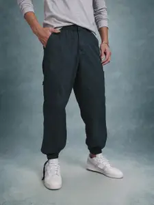 The Roadster Life Co. Men Twill Cargo-Style Joggers