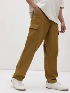 The Roadster Life Co. Men Mid-Rise Relaxed Fit Pure Cotton Cargos with Toggle