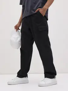 The Roadster Life Co. Men Mid-Rise Relaxed Fit Pure Cotton Cargos with Toggle