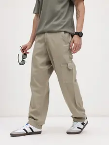 The Roadster Life Co. Men Mid-Rise Pure Cotton Relaxed Fit Cargos