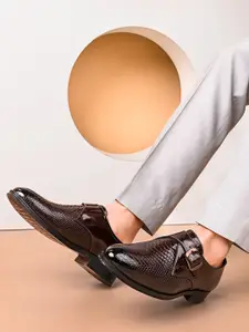 House of Pataudi Men Textured Formal Buckle Monks