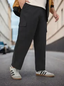 Urbano Plus Men Loose Fit Cargos Trousers