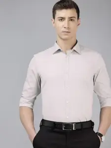 Park Avenue Textured Slim Fit Formal Shirt