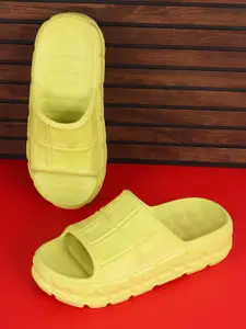 The Roadster Lifestyle Co. Women Self Design Sliders