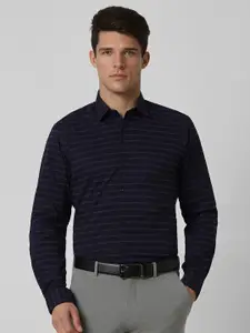 Peter England Men Spread Collar Tartan Checked Cotton Slim Fit Formal Shirt