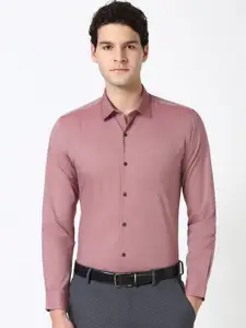 Peter England Men Spread Collar Solid Cotton Slim Fit Formal Shirt