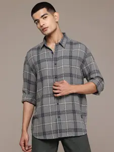The Roadster Lifestyle Co. Men Relaxed Checked Pure Cotton Casual Shirt