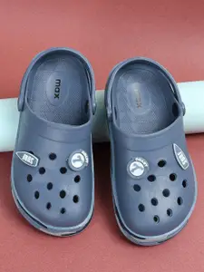 max Boys Self Design Clogs