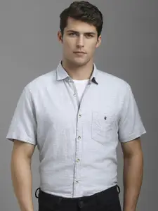 Louis Philippe Sport Men Solid Short Sleeves Casual Shirt