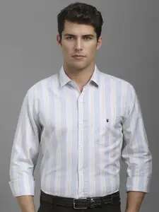 Louis Philippe Sport Men Slim Fit Vertical Striped Cotton Casual Shirt