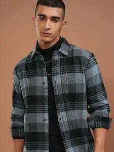 HIGHLANDER Men Crepe Textured Checked Casual Shirt