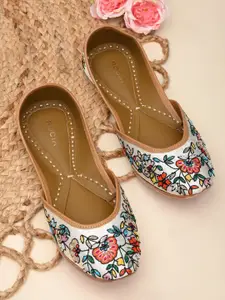 Rocia Women Ethnic Mojaris Flats