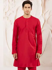 VASTRAMAY Round Neck Long Sleeves Straight Kurta