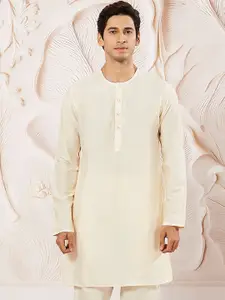 VASTRAMAY Round Neck Long Sleeves Straight Kurta