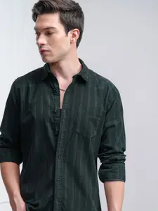 HIGHLANDER Men Corduroy Textured Striped Casual Shirt